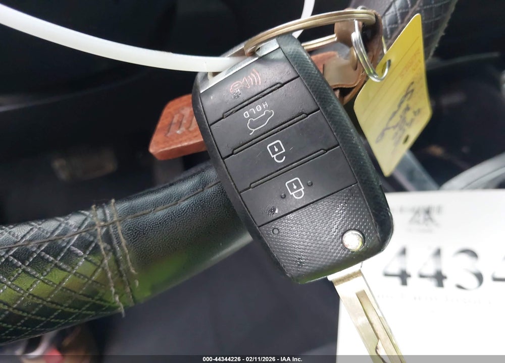 2020 KIA SORENTO 3.3L LX VIN: 5XYPG4A51LG613142