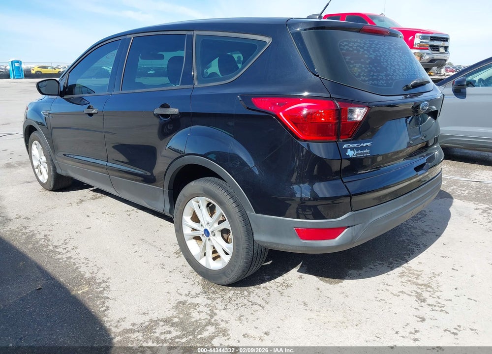 2019 FORD ESCAPE S VIN: 1FMCU0F7XKUA17580