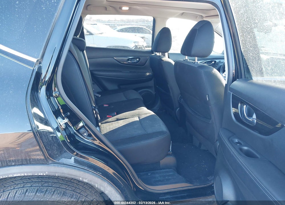 2018 NISSAN ROGUE SV VIN: JN8AT2MV4JW348447