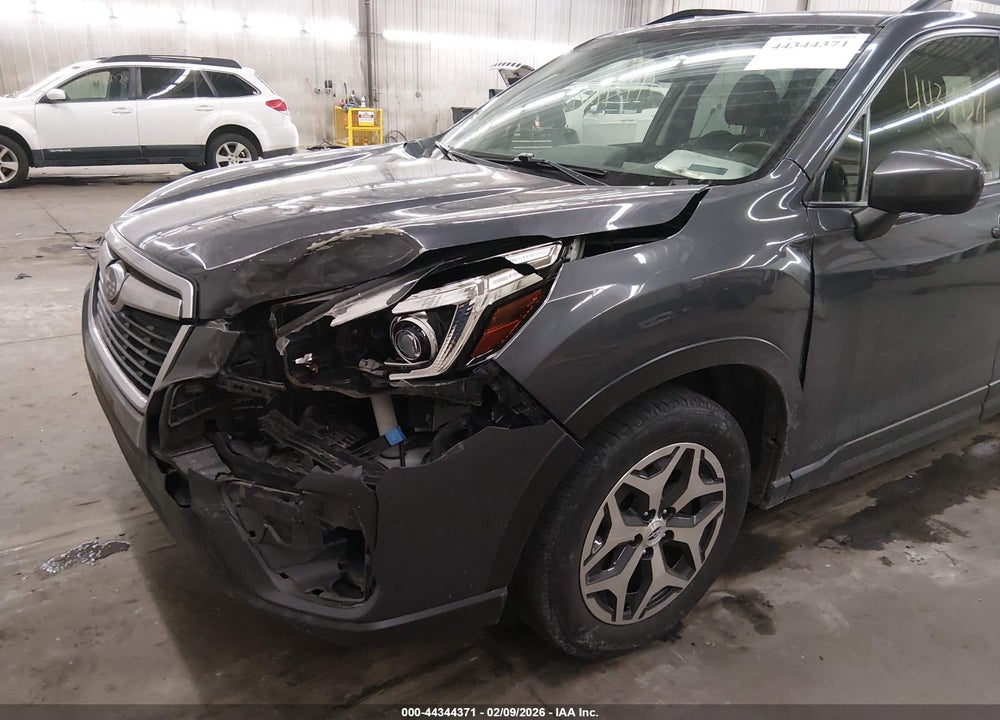 2020 SUBARU FORESTER PREMIUM VIN: JF2SKAJC2LH499800