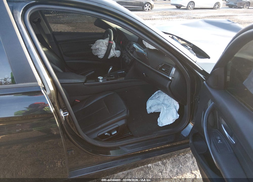 2018 BMW 320 XI VIN: WBA8E5G51JNU45660
