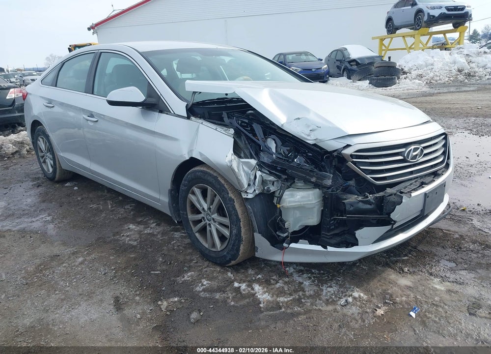2015 HYUNDAI SONATA SE VIN: 5NPE24AF9FH144538