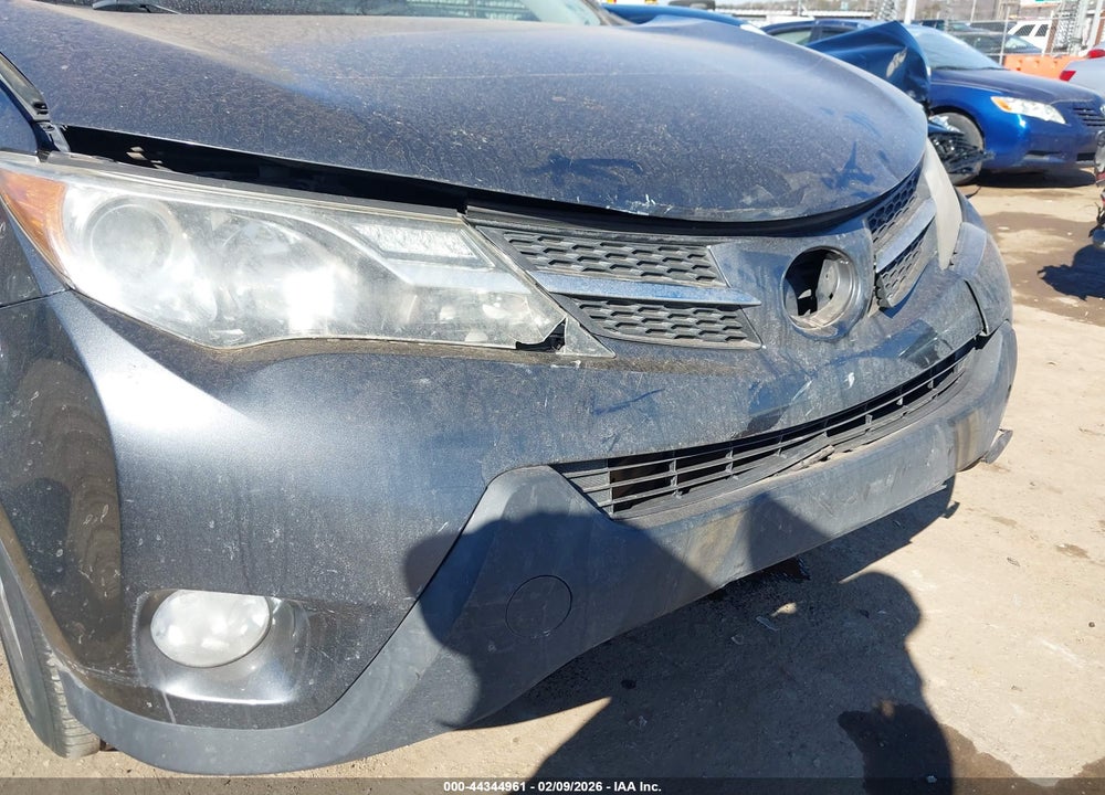 2015 TOYOTA RAV4 XLE VIN: JTMWFREVXFD052044