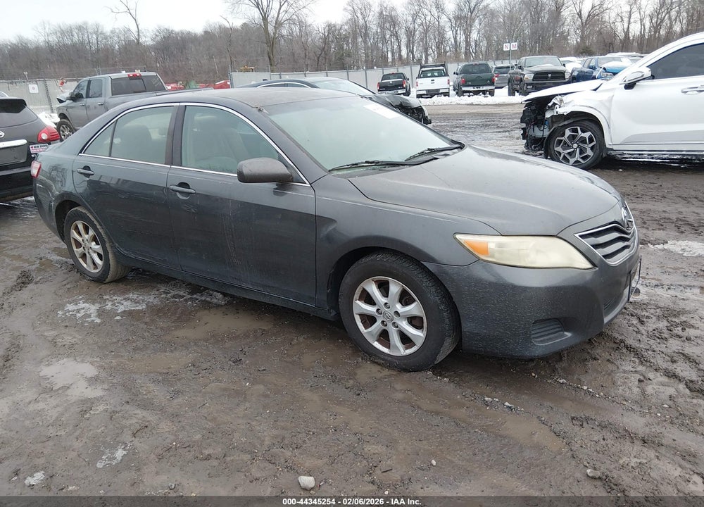 2011 TOYOTA CAMRY LE VIN: 4T1BF3EKXBU184132