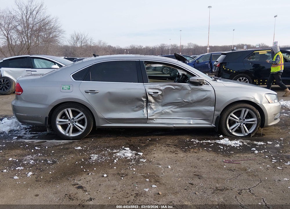 2014 VOLKSWAGEN PASSAT 2.0L TDI SEL PREMIUM VIN: 1VWCN7A33EC051592