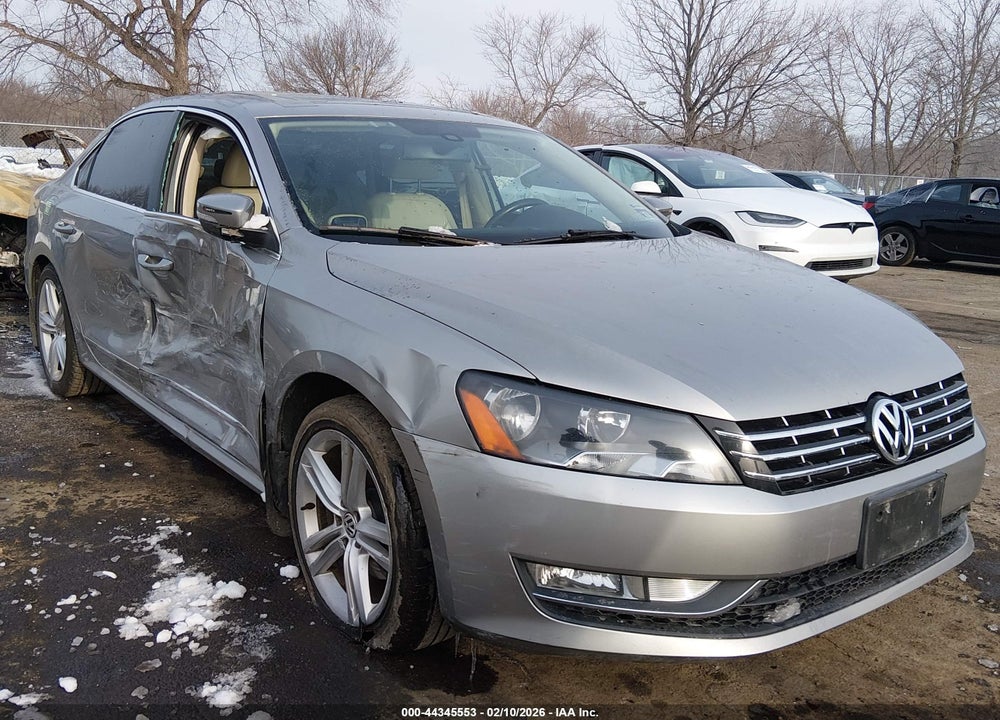 2014 VOLKSWAGEN PASSAT 2.0L TDI SEL PREMIUM VIN: 1VWCN7A33EC051592