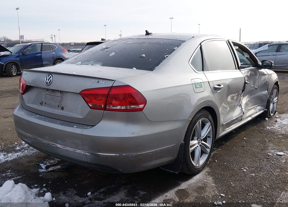 2014 VOLKSWAGEN PASSAT 2.0L TDI SEL PREMIUM VIN: 1VWCN7A33EC051592