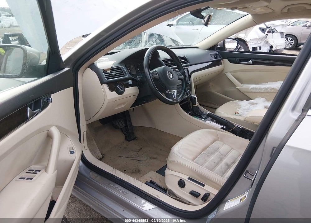 2014 VOLKSWAGEN PASSAT 2.0L TDI SEL PREMIUM VIN: 1VWCN7A33EC051592