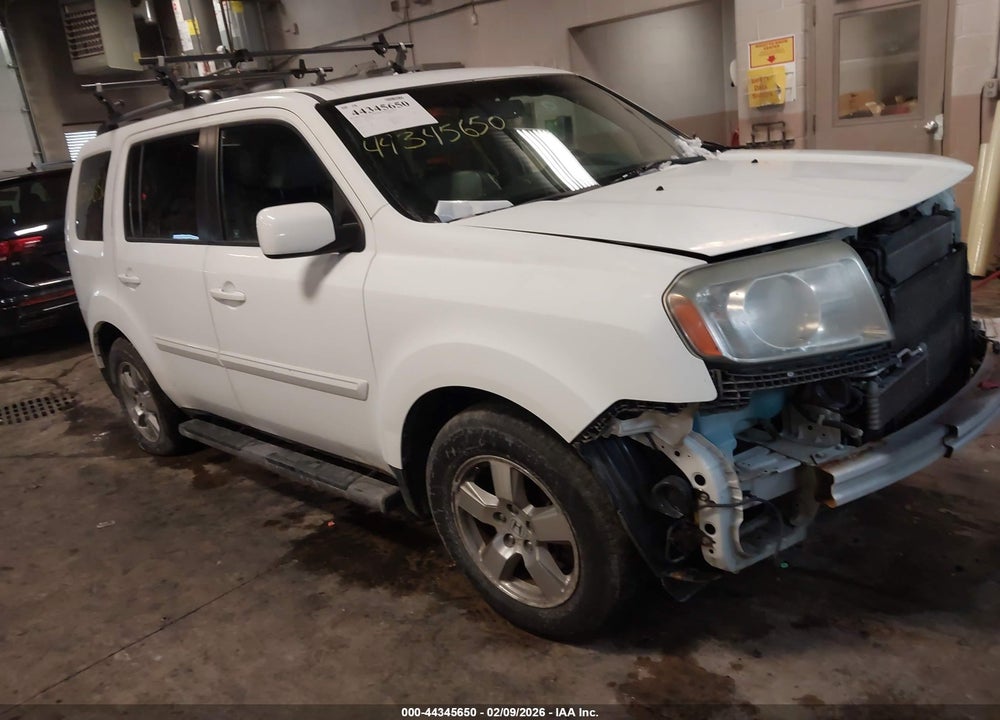 2011 HONDA PILOT EX-L VIN: 5FNYF4H50BB010069