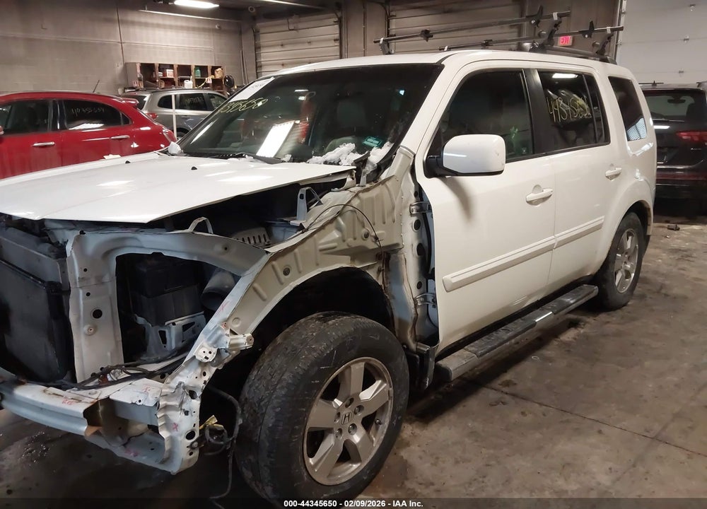 2011 HONDA PILOT EX-L VIN: 5FNYF4H50BB010069