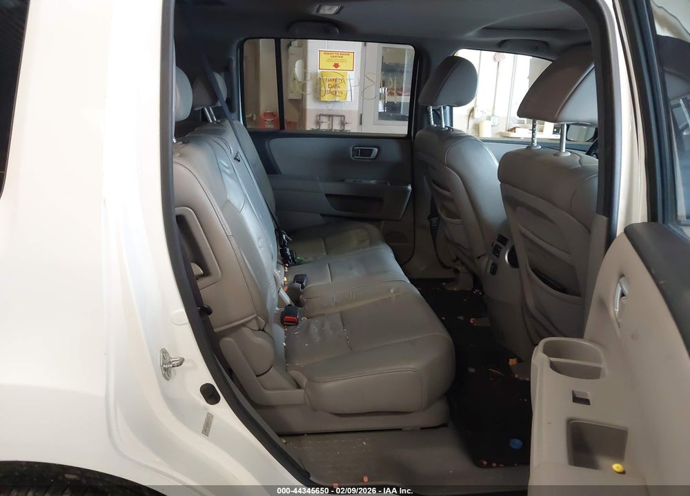 2011 HONDA PILOT EX-L VIN: 5FNYF4H50BB010069