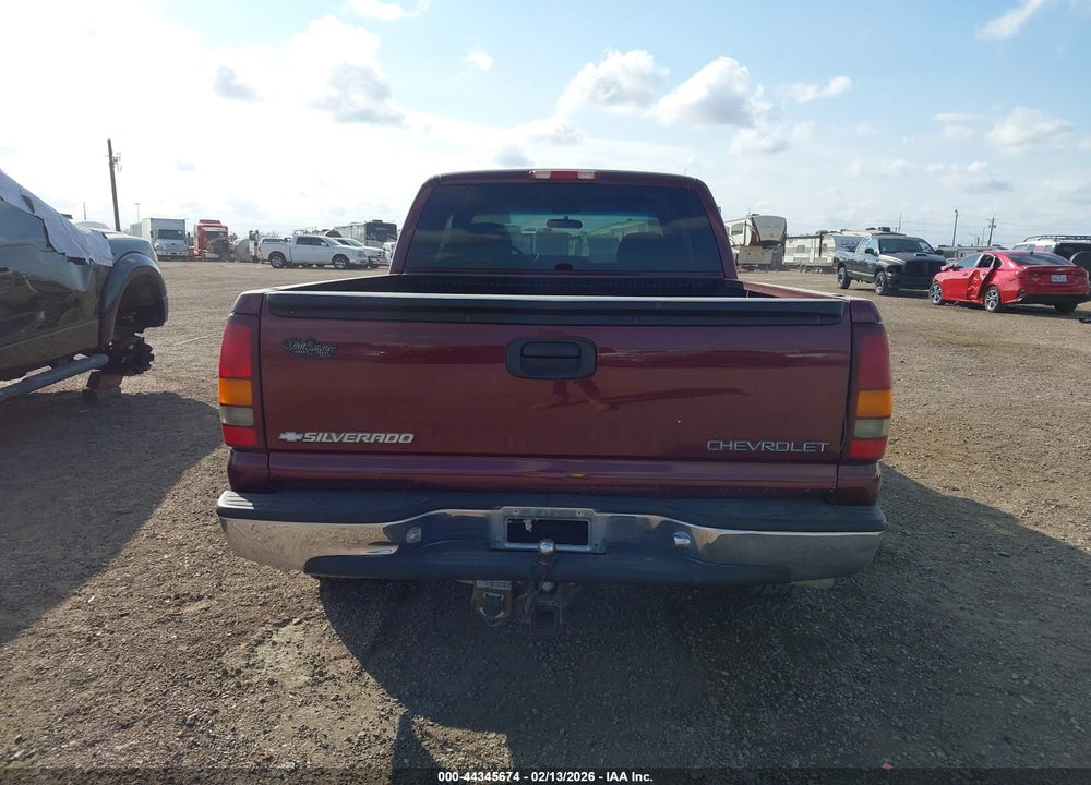 2001 CHEVROLET SILVERADO 1500 LS VIN: 2GCEC19T011204741