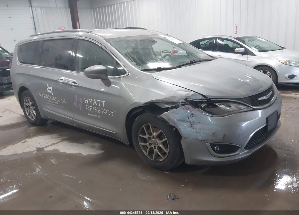 2020 CHRYSLER PACIFICA TOURING L VIN: 2C4RC1BG0LR106361