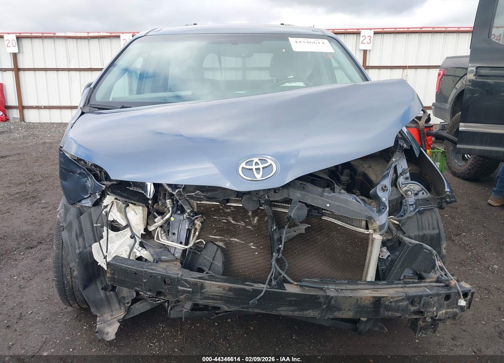 2015 TOYOTA SIENNA LE 8 PASSENGER VIN: 5TDKK3DCXFS619526