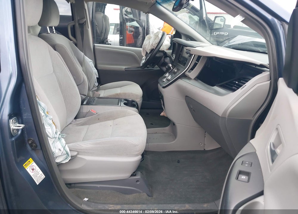 2015 TOYOTA SIENNA LE 8 PASSENGER VIN: 5TDKK3DCXFS619526