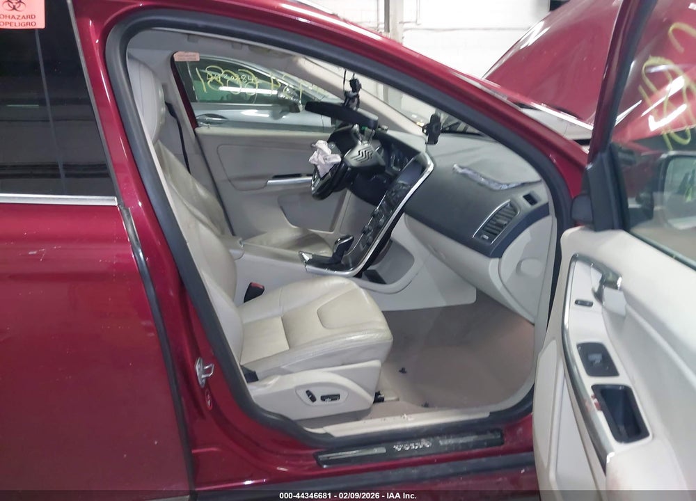 2014 VOLVO XC60 3.2 PREMIER PLUS VIN: YV4952DZ7E2523912