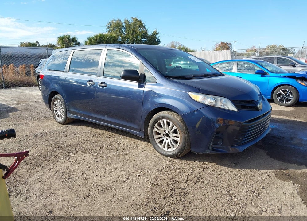 2018 TOYOTA SIENNA L VIN: 5TDZZ3DC3JS911859