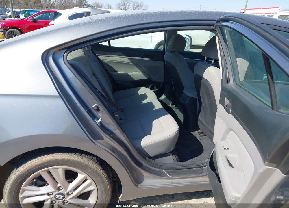 2019 HYUNDAI ELANTRA SEL VIN: 5NPD84LF1KH440056