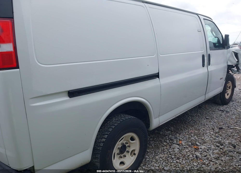 2020 CHEVROLET EXPRESS CARGO RWD 2500 REGULAR WHEELBASE WT VIN: 1GCWGAF18L1271804