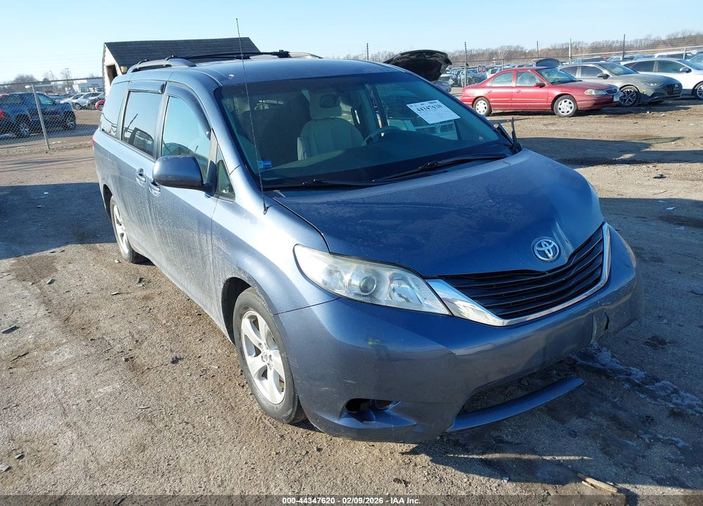 2013 TOYOTA SIENNA LE V6 8 PASSENGER VIN: 5TDKK3DC8DS350214