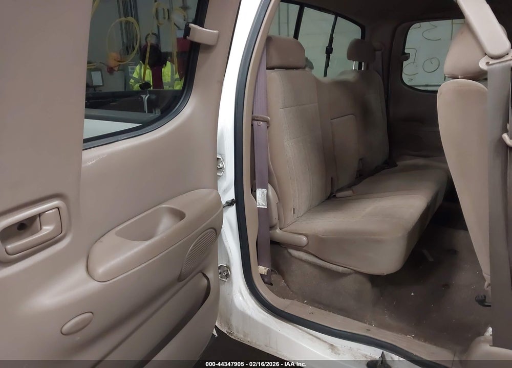 2003 TOYOTA TUNDRA SR5 V8 VIN: 5TBBT44123S365588