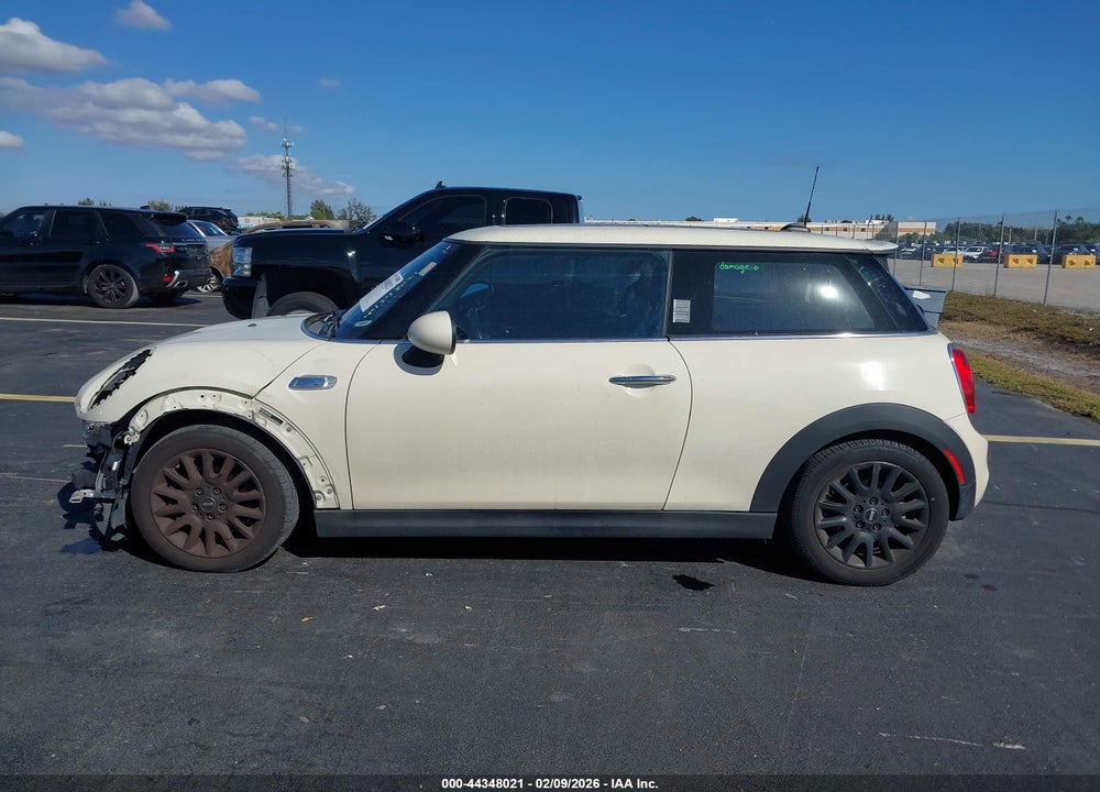 2015 MINI HARDTOP COOPER S VIN: WMWXP7C58F2A41077