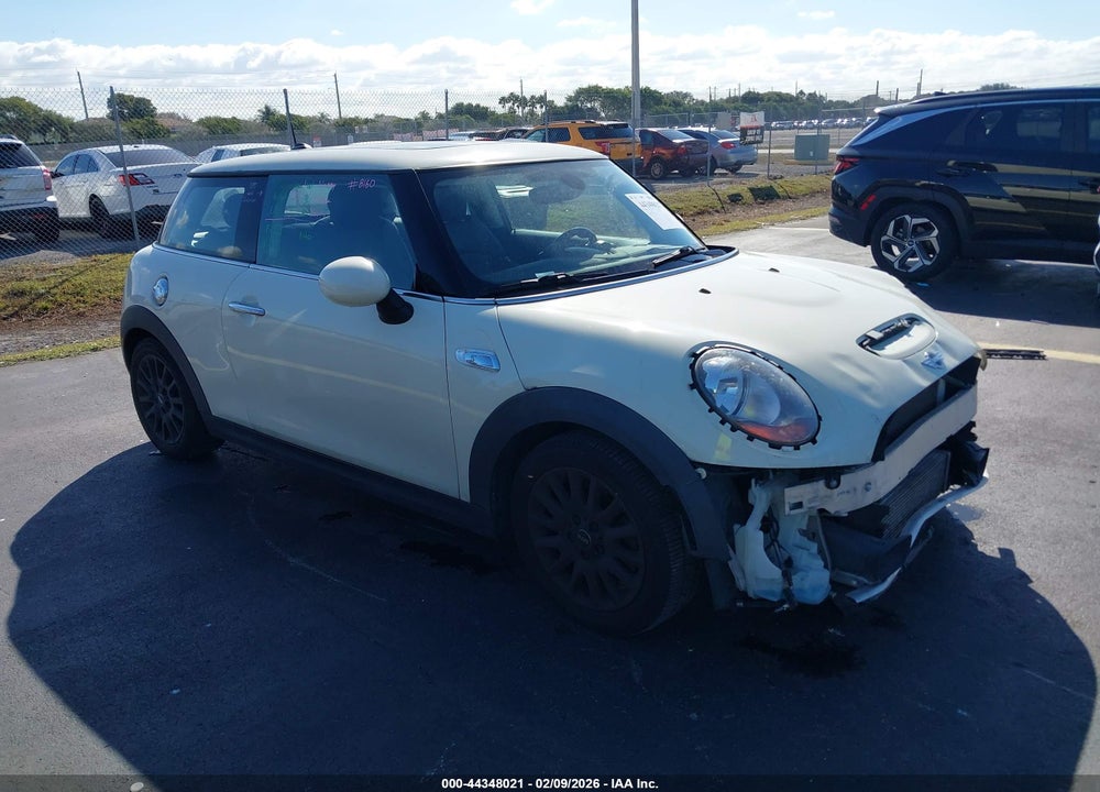 2015 MINI HARDTOP COOPER S VIN: WMWXP7C58F2A41077