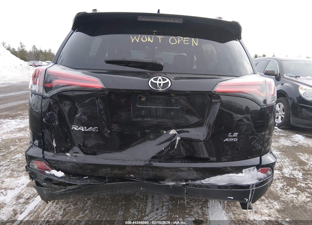 2017 TOYOTA RAV4 LE VIN: 2T3BFREV2HW582447
