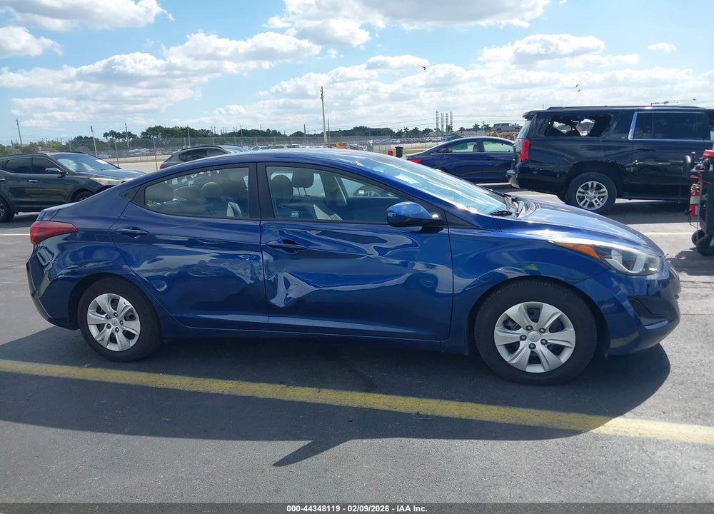 2016 HYUNDAI ELANTRA SE VIN: 5NPDH4AE9GH774594