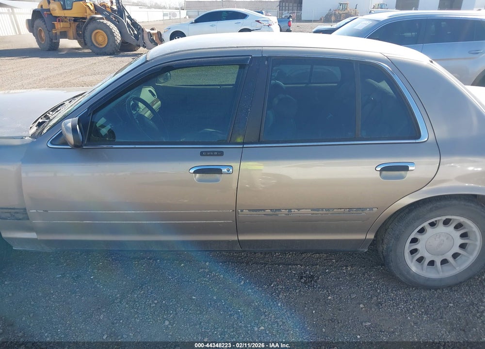 2001 FORD CROWN VICTORIA LX VIN: 2FAFP74W31X175980