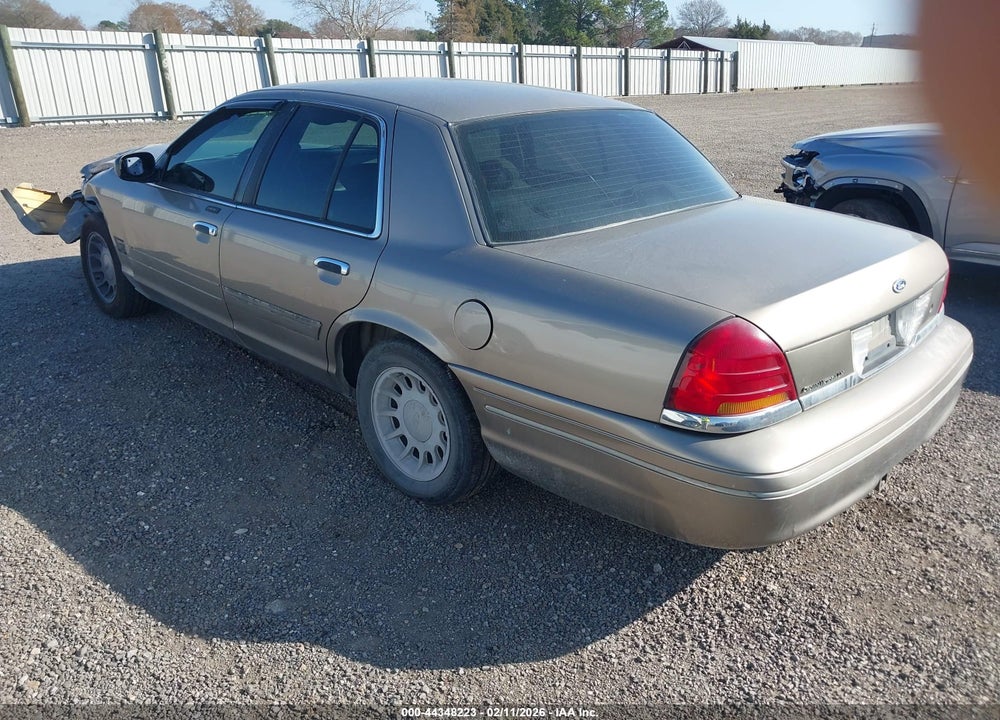 2001 FORD CROWN VICTORIA LX VIN: 2FAFP74W31X175980
