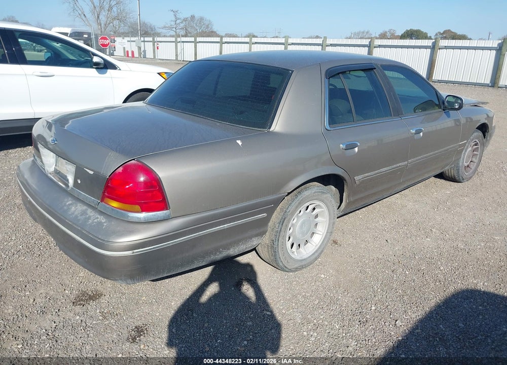 2001 FORD CROWN VICTORIA LX VIN: 2FAFP74W31X175980
