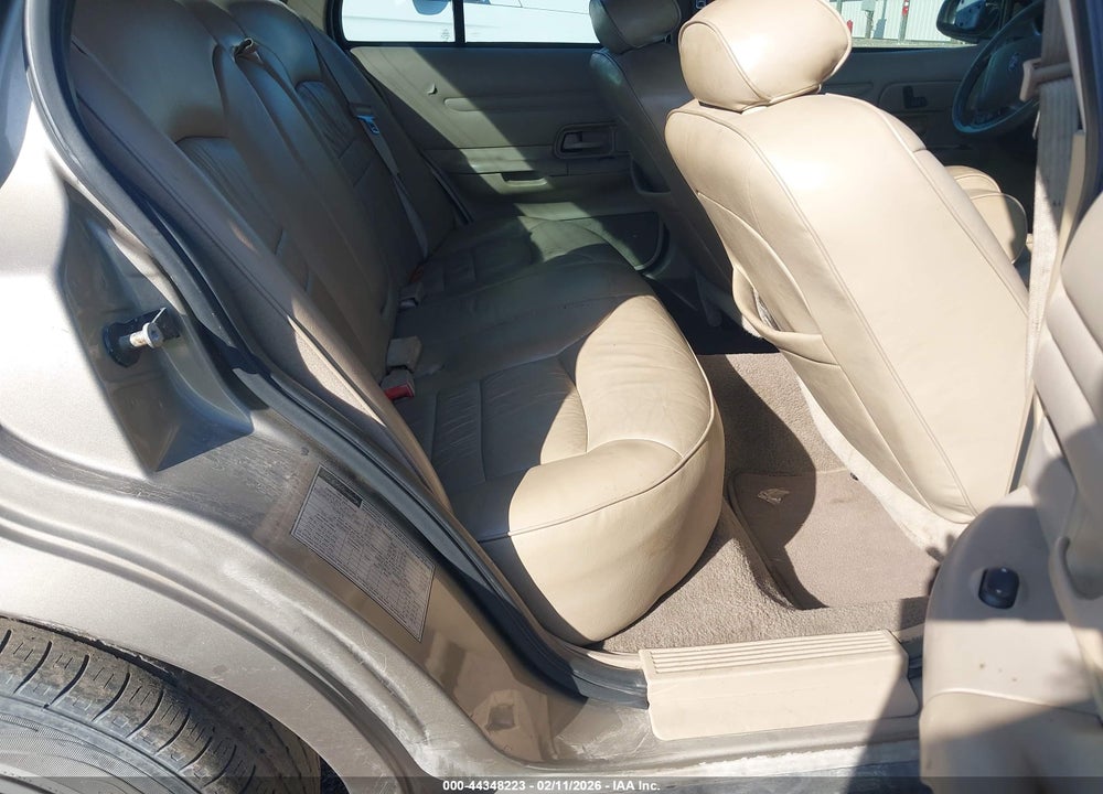 2001 FORD CROWN VICTORIA LX VIN: 2FAFP74W31X175980