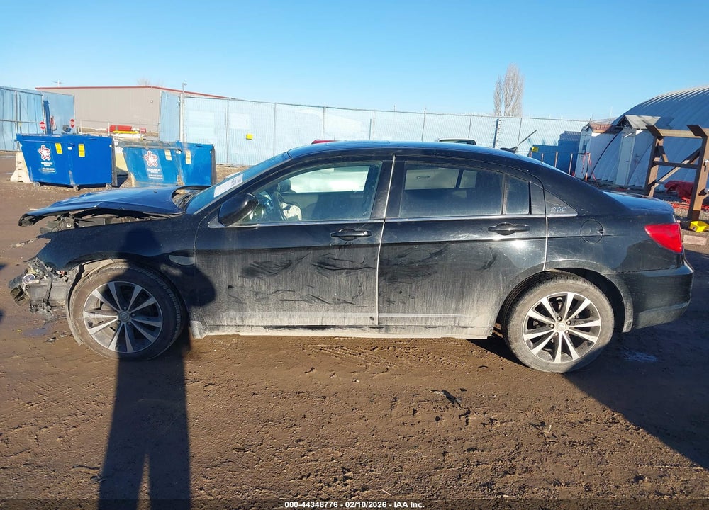 2011 CHRYSLER 200 S VIN: 1C3BC8FG1BN567413