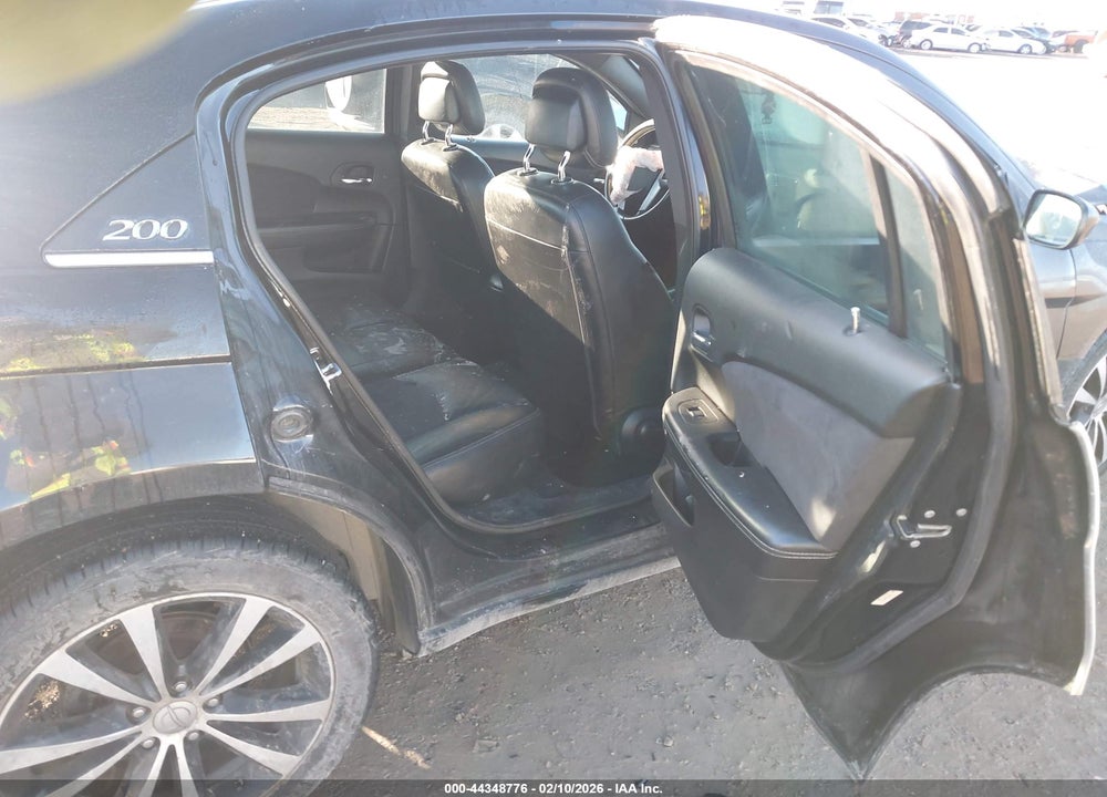 2011 CHRYSLER 200 S VIN: 1C3BC8FG1BN567413