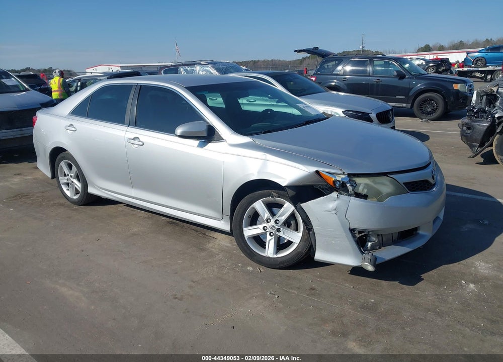 2014 TOYOTA CAMRY SE VIN: 4T1BF1FK5EU382060