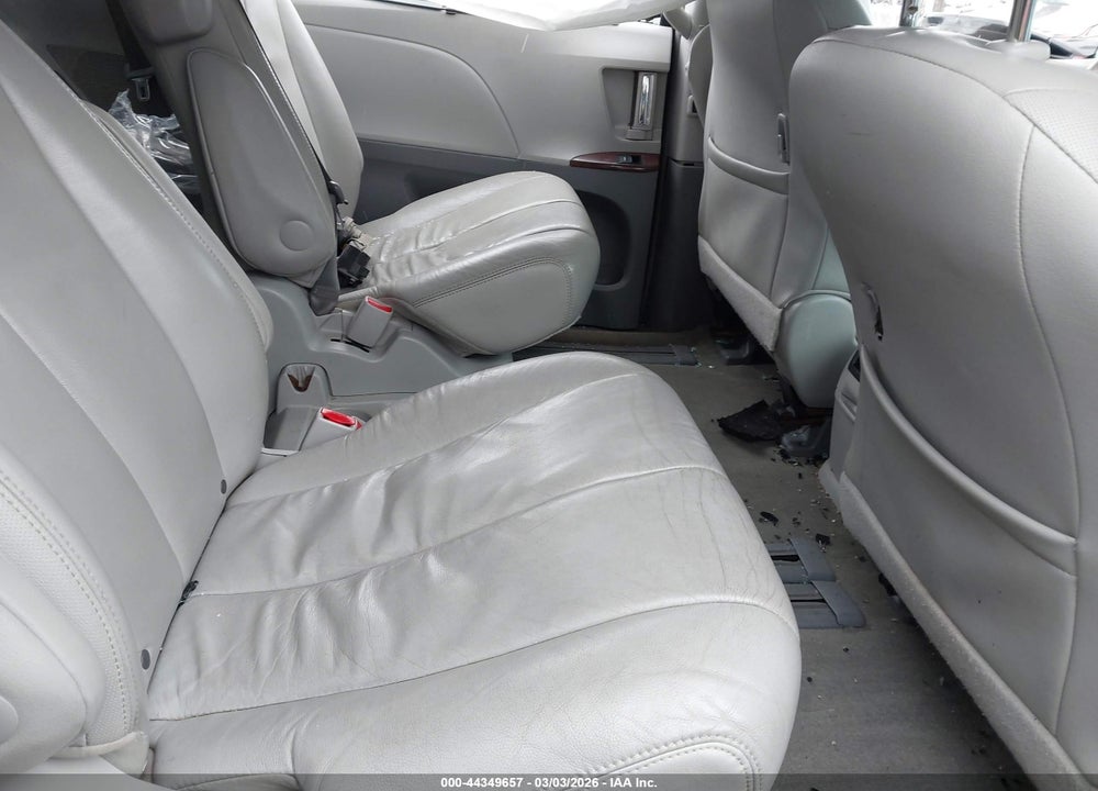 2012 TOYOTA SIENNA XLE V6 8 PASSENGER VIN: 5TDYK3DC6CS246443