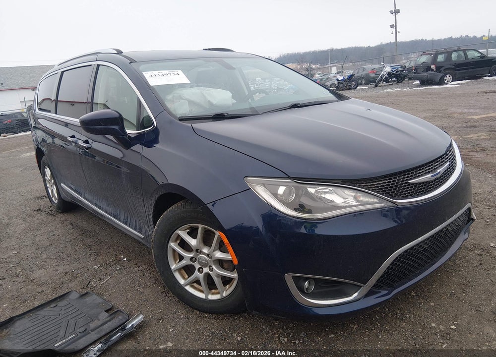 2020 CHRYSLER PACIFICA TOURING L VIN: 2C4RC1BG2LR172605
