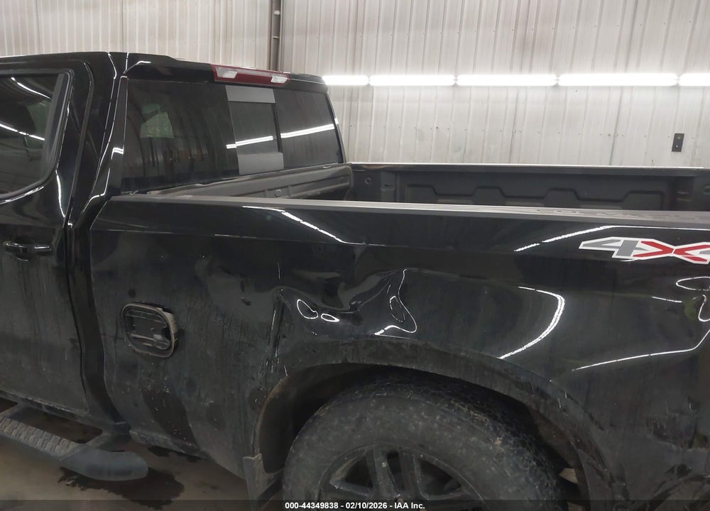 2023 CHEVROLET SILVERADO 1500 4WD  STANDARD BED RST VIN: 1GCUDEE8XPZ181972