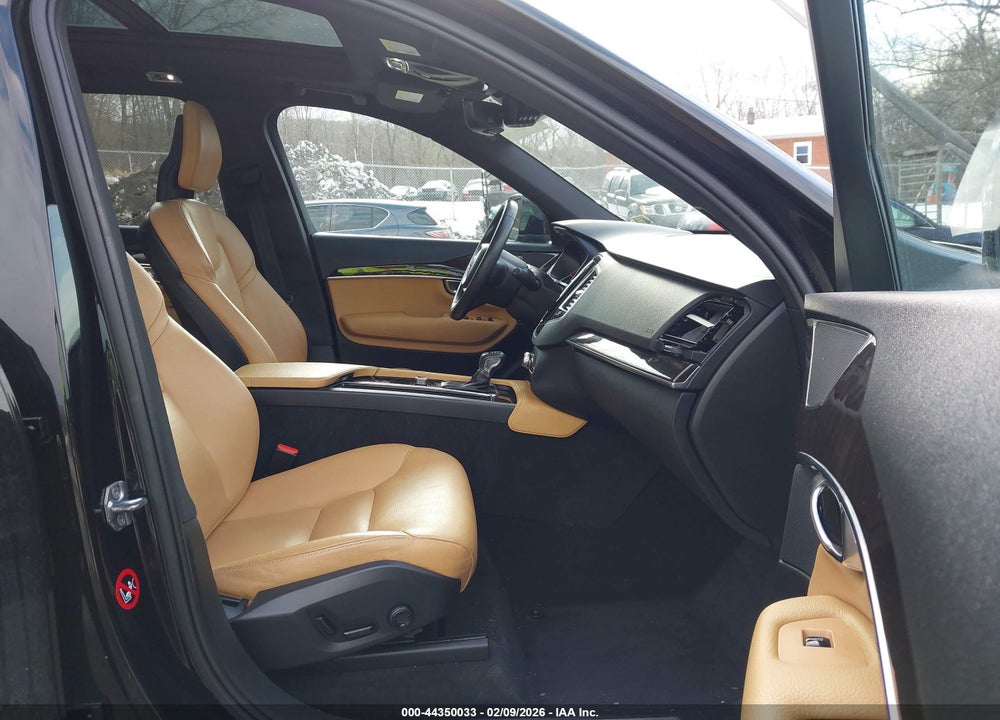 2016 VOLVO XC90 T6 MOMENTUM VIN: YV4A22PK1G1092559
