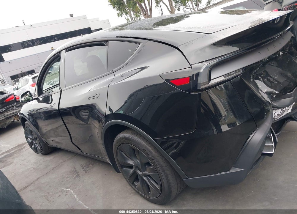 2026 TESLA MODEL Y PREMIUM REAR-WHEEL DRIVE/STANDARD REAR-WHEEL DRIVE VIN: 7SAYGDEDXTF524024