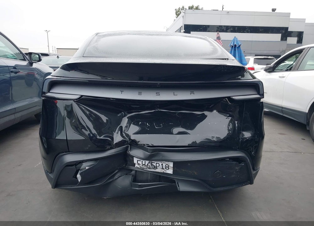 2026 TESLA MODEL Y PREMIUM REAR-WHEEL DRIVE/STANDARD REAR-WHEEL DRIVE VIN: 7SAYGDEDXTF524024