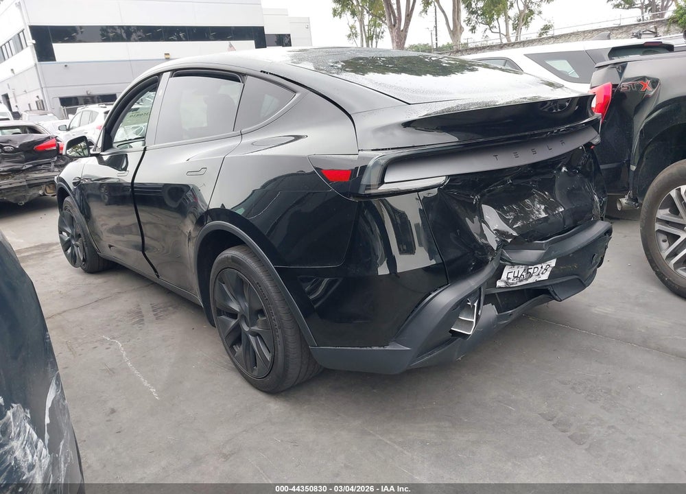 2026 TESLA MODEL Y PREMIUM REAR-WHEEL DRIVE/STANDARD REAR-WHEEL DRIVE VIN: 7SAYGDEDXTF524024