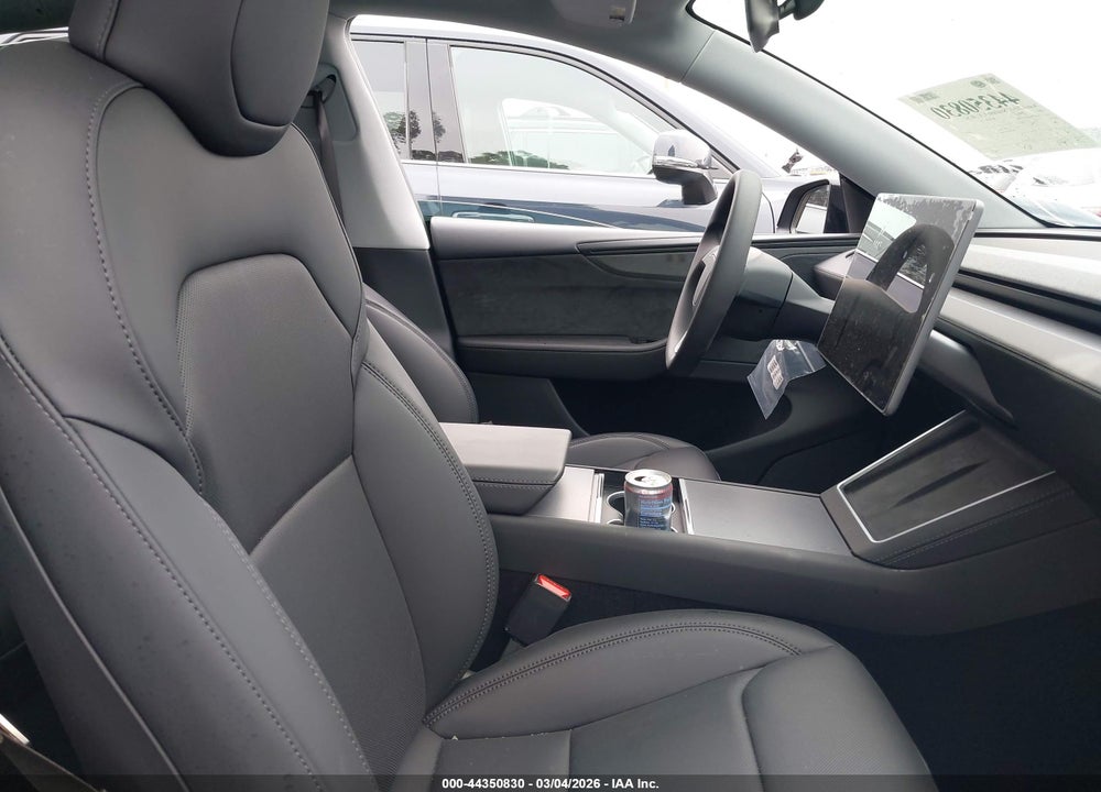 2026 TESLA MODEL Y PREMIUM REAR-WHEEL DRIVE/STANDARD REAR-WHEEL DRIVE VIN: 7SAYGDEDXTF524024