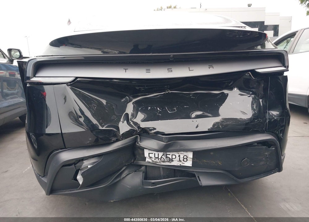 2026 TESLA MODEL Y PREMIUM REAR-WHEEL DRIVE/STANDARD REAR-WHEEL DRIVE VIN: 7SAYGDEDXTF524024