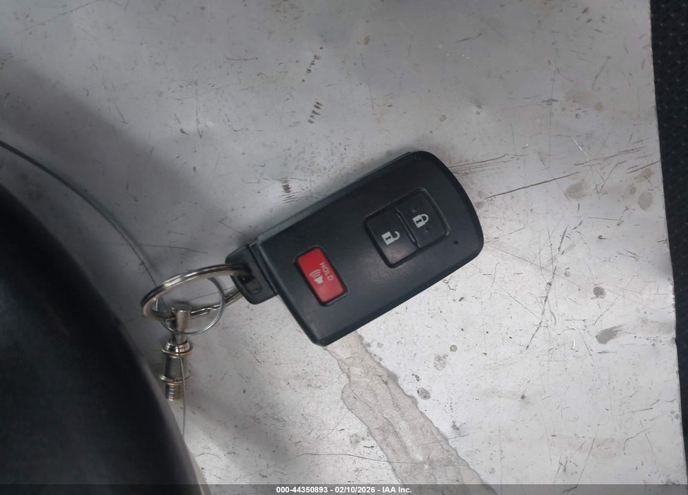 2018 TOYOTA RAV4 XLE VIN: 2T3WFREV9JW484491