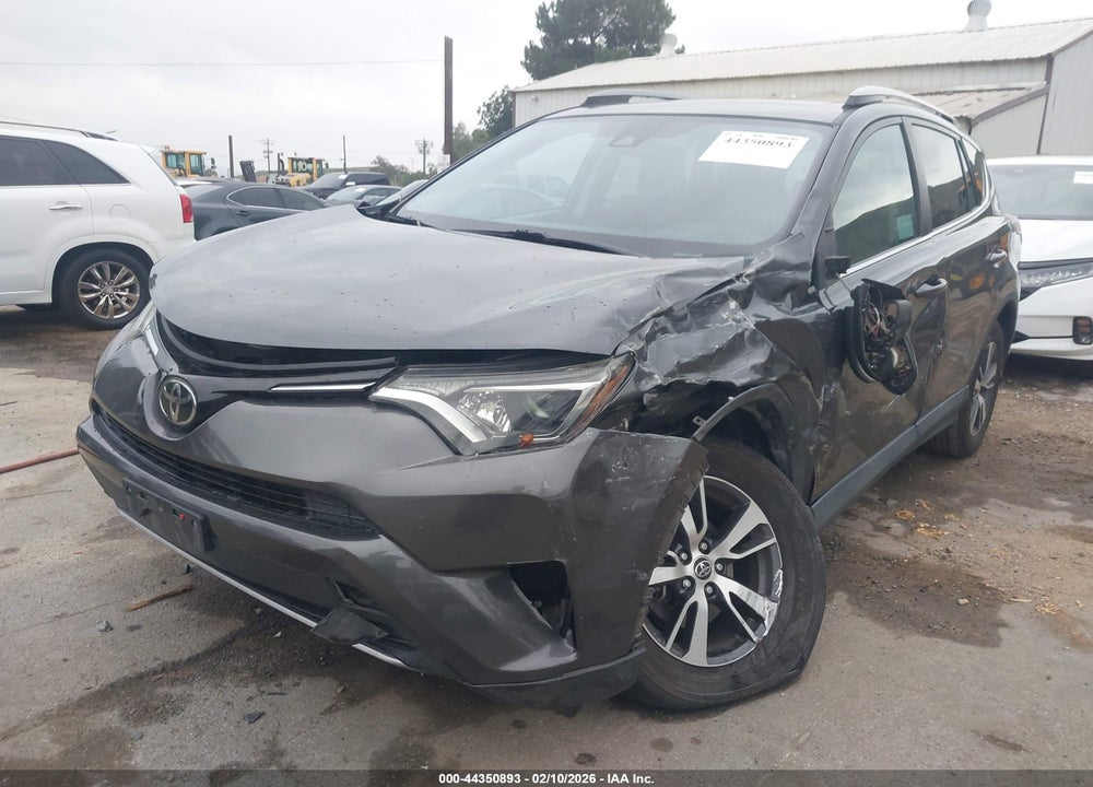 2018 TOYOTA RAV4 XLE VIN: 2T3WFREV9JW484491