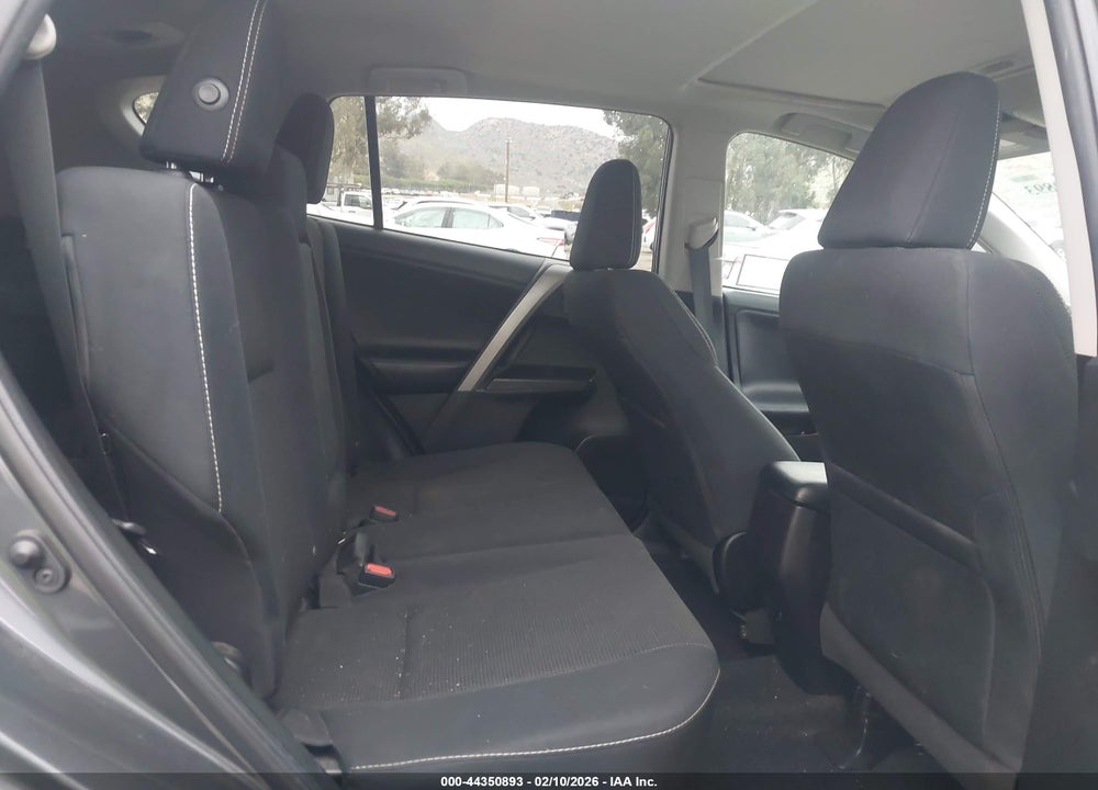 2018 TOYOTA RAV4 XLE VIN: 2T3WFREV9JW484491