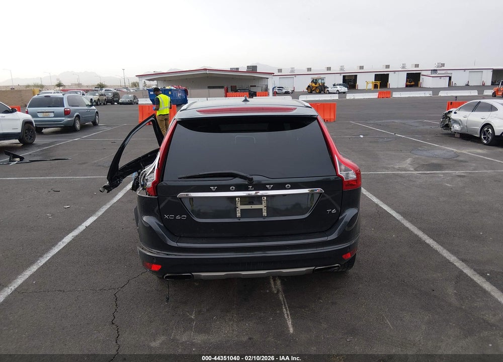 2016 VOLVO XC60 T6 DRIVE-E PLATINUM VIN: YV449MDM1G2867852