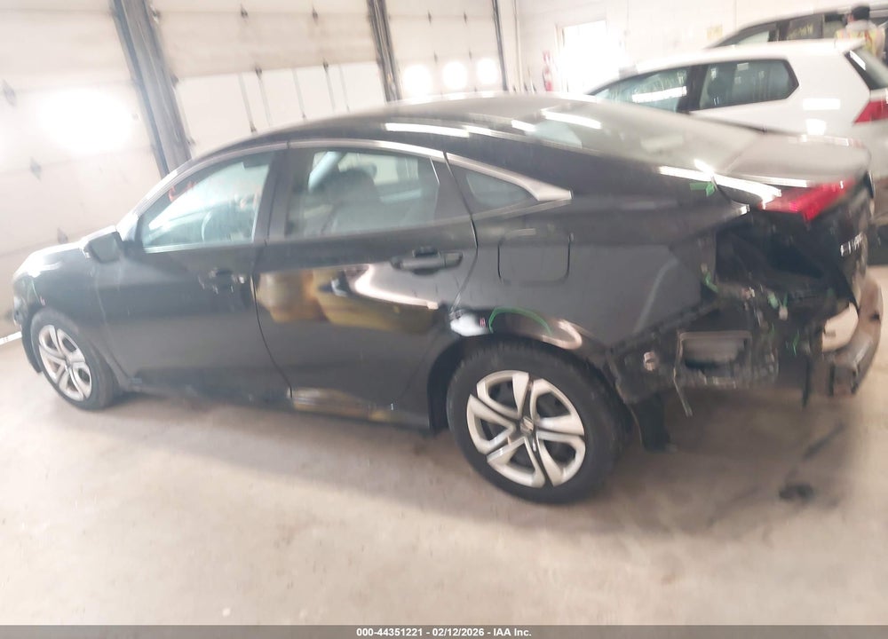 2018 HONDA CIVIC LX VIN: 19XFC2F52JE020694